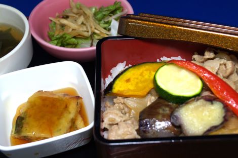 夏野菜のスタミナ丼