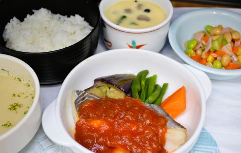 ホキのトマトソース