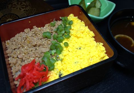 鶏そぼろごはん