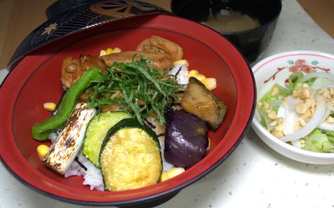 鶏と夏野菜の照り焼き丼