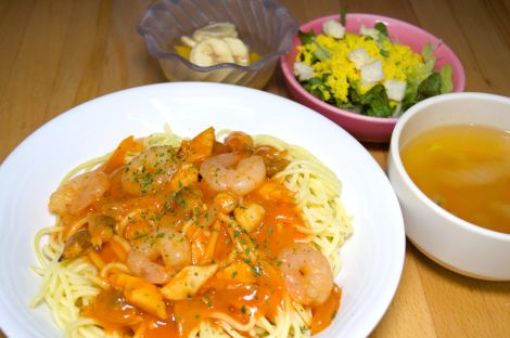 魚介のトマトクリームパスタ